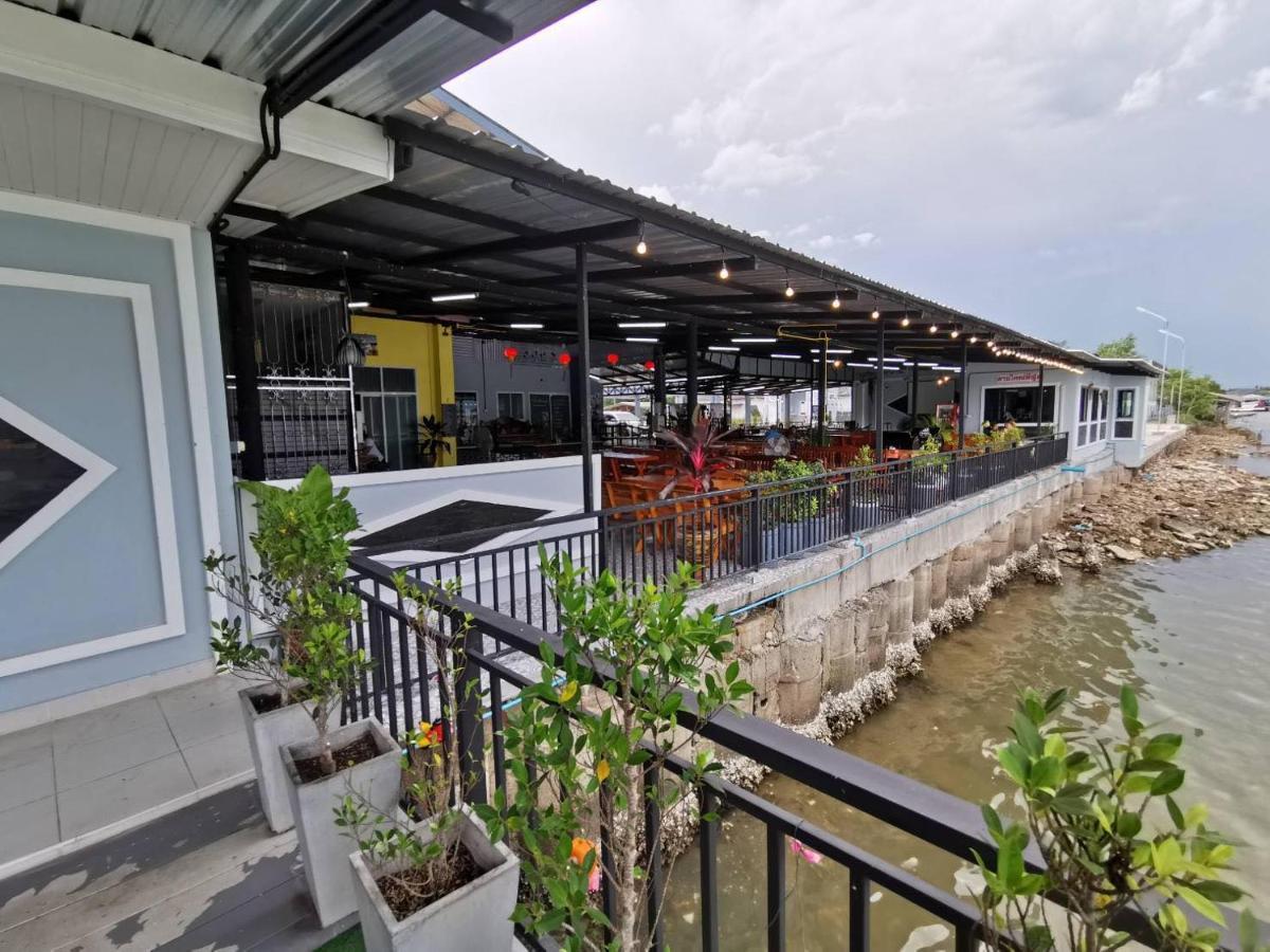 Chaiyai River Front Hotel Sichon Extérieur photo