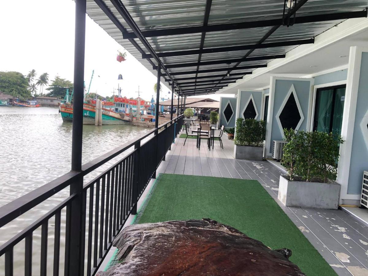 Chaiyai River Front Hotel Sichon Extérieur photo