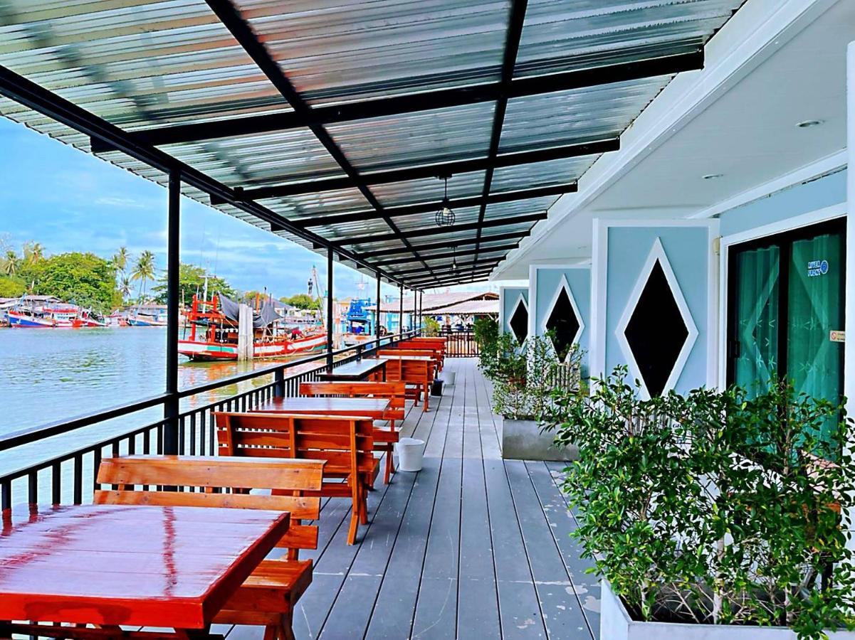 Chaiyai River Front Hotel Sichon Extérieur photo