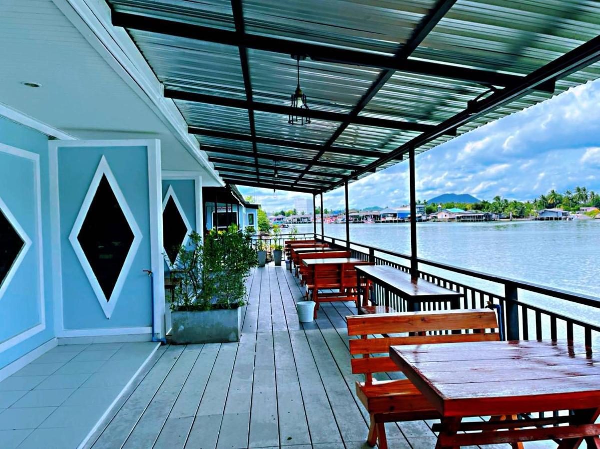 Chaiyai River Front Hotel Sichon Extérieur photo