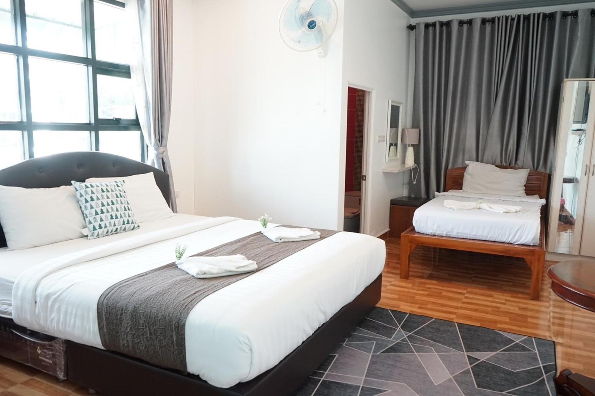 Chaiyai River Front Hotel Sichon Extérieur photo