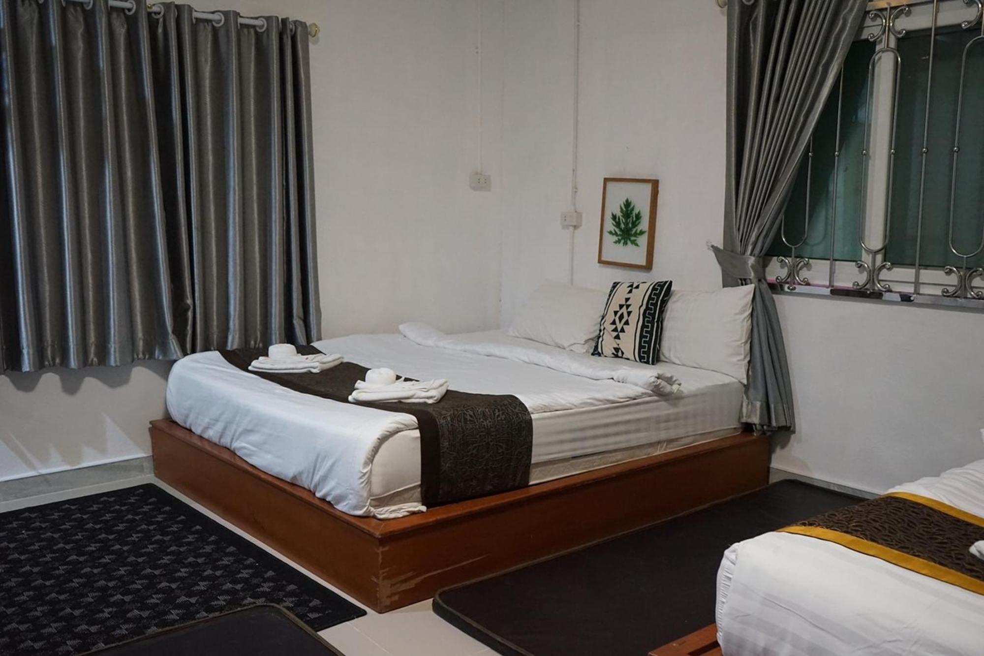 Chaiyai River Front Hotel Sichon Extérieur photo
